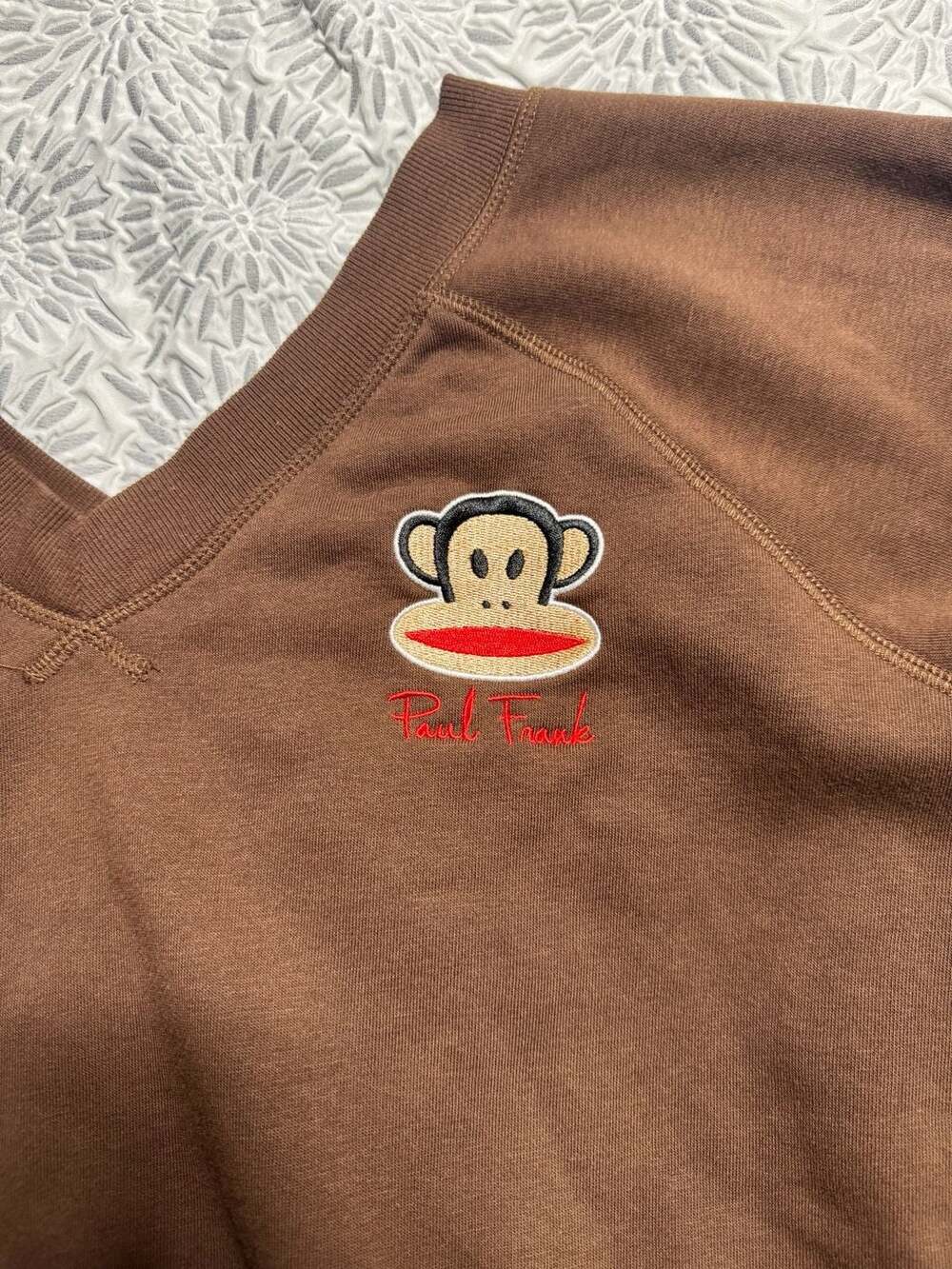 Paul Frank Brown V-Neck Sweatshirt Monkey Logo Embroidered Womens XL - Picture 4 of 9